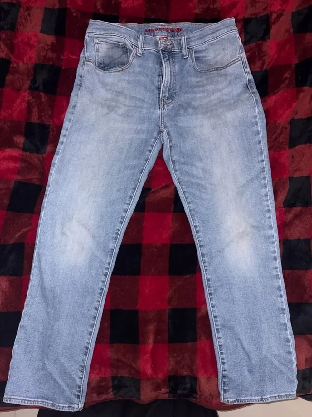 Lucky Brand Mens Light Wash Blue distressed Denim Straight leg jeans 32x30